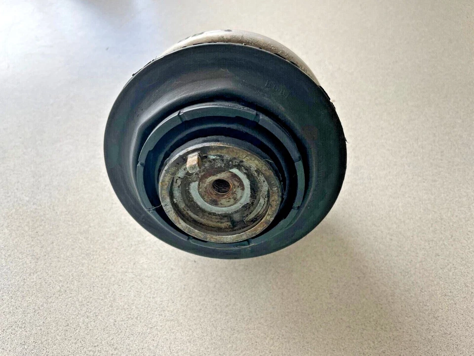 2004-2010 MERCEDES-BENZ SLK280 R171 ~ FRONT ENGINE MOUNT ~ A2112403417 - Image 2 of 3