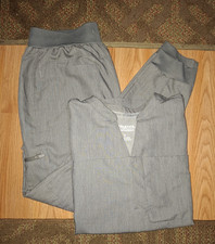 Fabletics Gray Solid Knit Medical Scrub Set V-Neck Top S Pants S