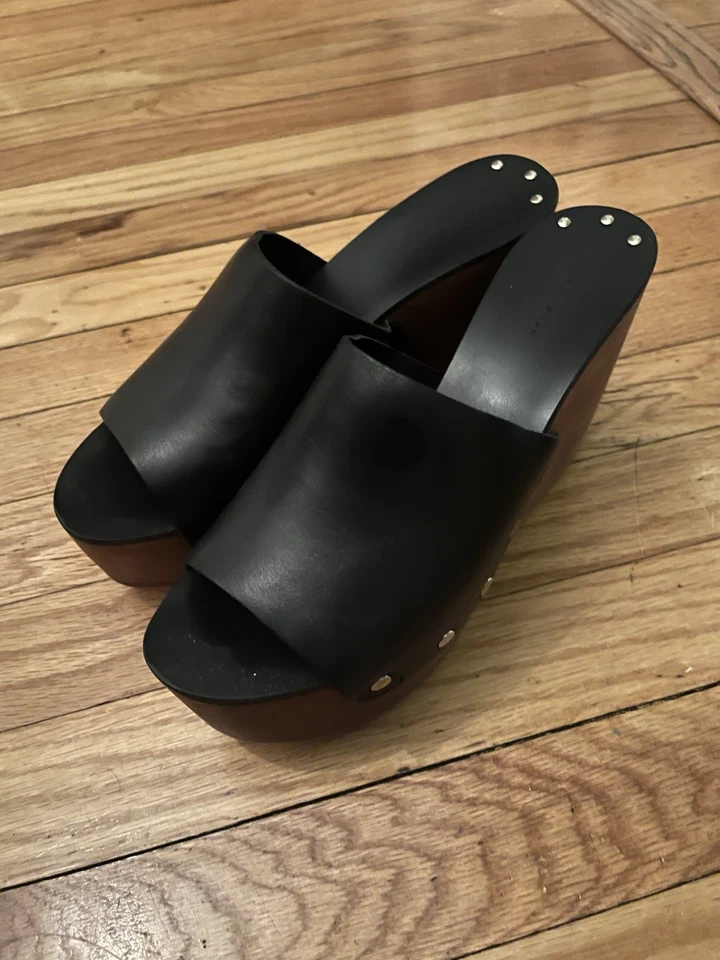 Zapatos Zara, Cuñas, Cuero - Negro, Sandalias Tachonadas Talla 7.5   Foto 2 de 4