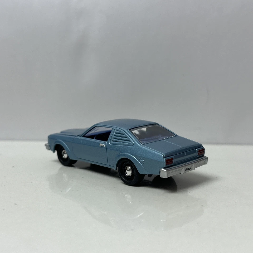 Dodge Aspen Derby 1976 76 coche coleccionable escala 1/64 diecast modelo diorama Foto 4 de 4
