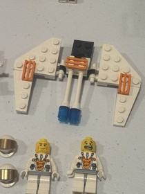 Lego 5619 Mars Mission CRYSTAL HAWK & 5616 W/ Minifigures & Manual