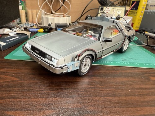 Hot Wheels Elite Back to the Future DeLorean Ultimate Edition - Imagen 19 de 20