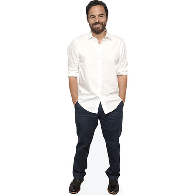 Jake Johnson (weißes Hemd) lebensgroßer Ausschnitt
