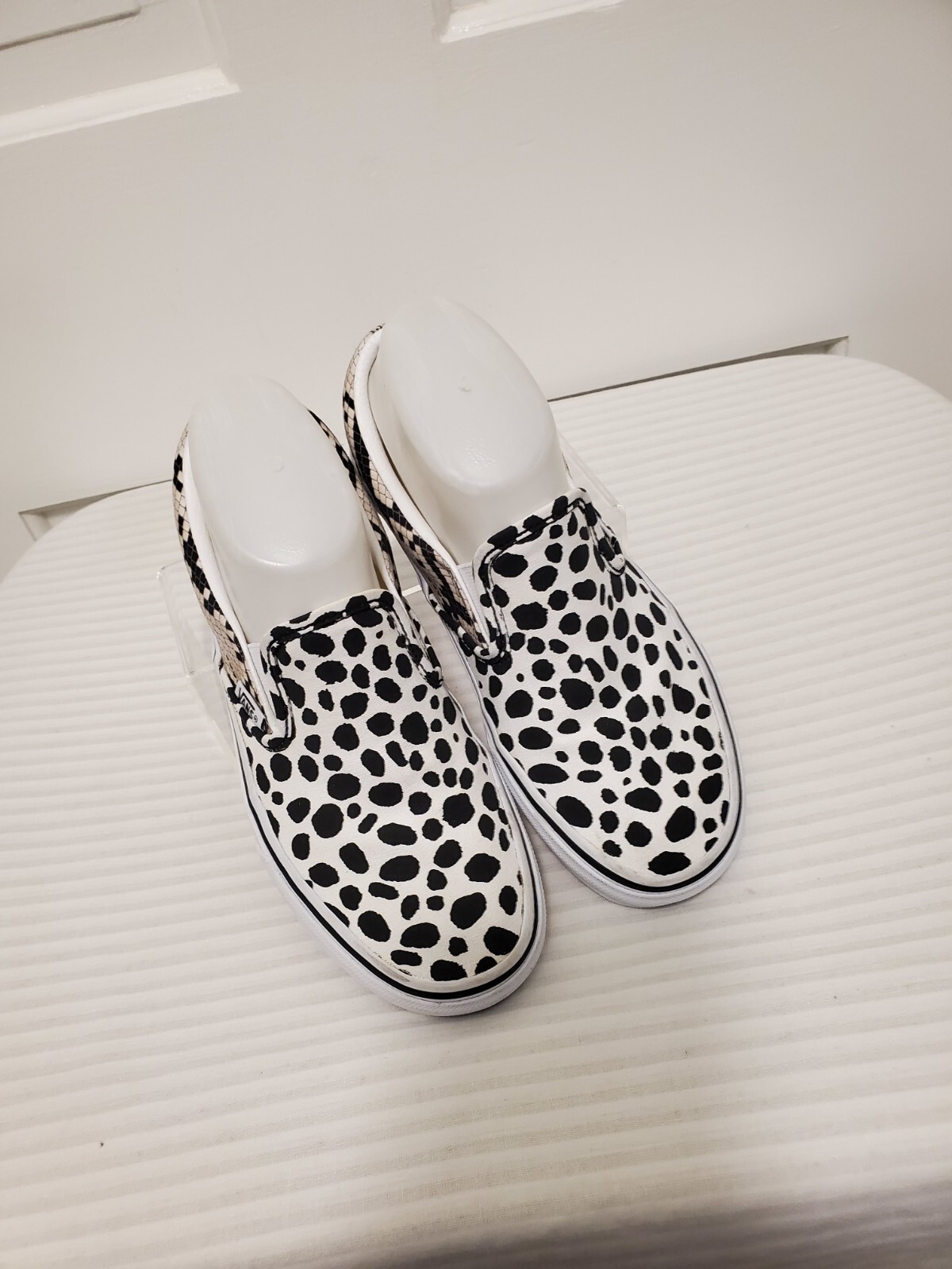 VANS Animal Print Loafers Sneakers Size 7 Women 5.5 Men Unisex Stylish Comfortable-image
