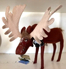 2012 ANNALEE Tourist Moose or Elk with Camera and Map Felt Figure