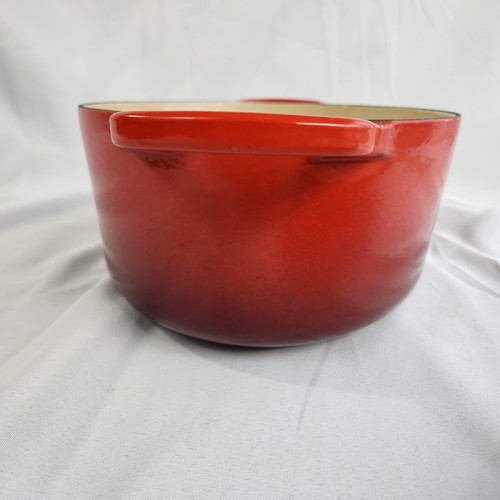 Le Creuset Cast Iron 31 Oval Dutch Oven with Lid Cerise Red 6-3/4 Qt. - Picture 9 of 12