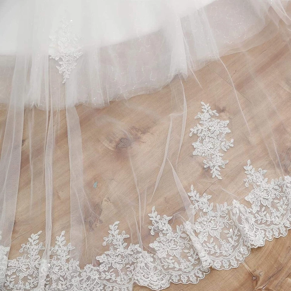 Vestido de novia blanco/marfil manga larga encaje línea A con escote joya Foto 4 de 4