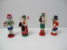 Set of 4 Signature Gifts of Christmas wood Ornaments 940028