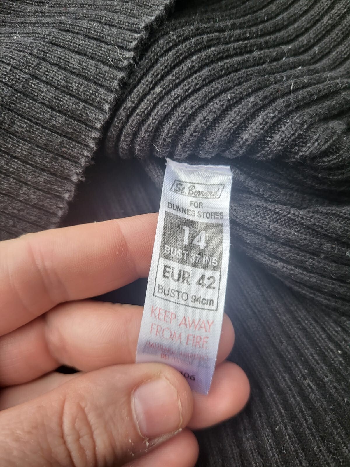 Ladies Jumper St Bernard (Dunnes) Size 14 image 2