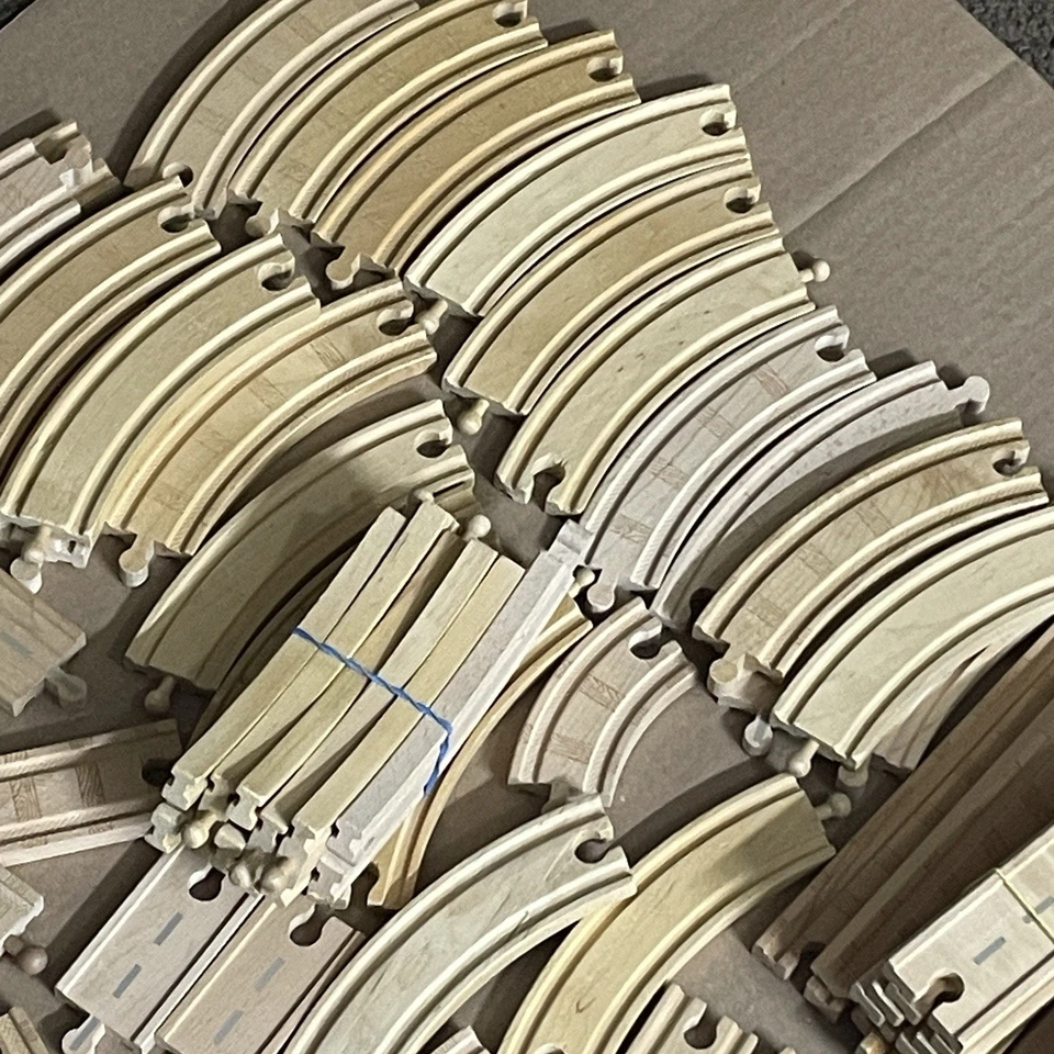 Lote de vías férreas de madera Thomas And Brio vintage 176 más de 100 piezas diferentes Foto 4 de 4