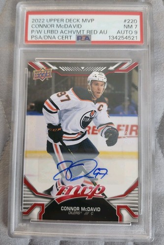 Connor McDavid [Red Autograph] #220 2022 Upper Deck MVP card