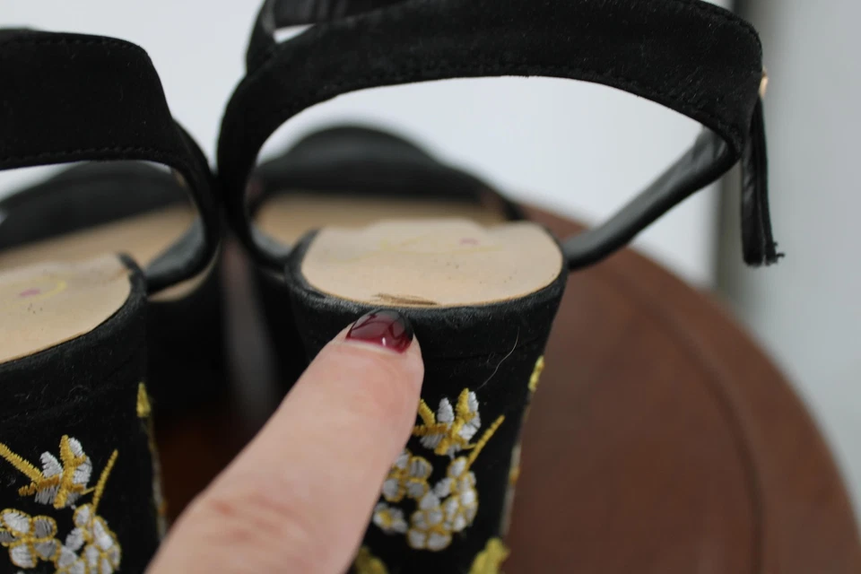 Sapatos de plataforma femininos Delicious tamanho 5.5 preto floral camurça sintética salto bloco - Imagem 4 de 4