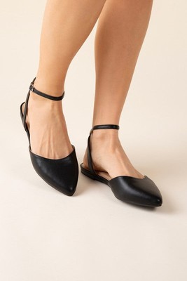 SODA LINDEN Ankle Strap Flats