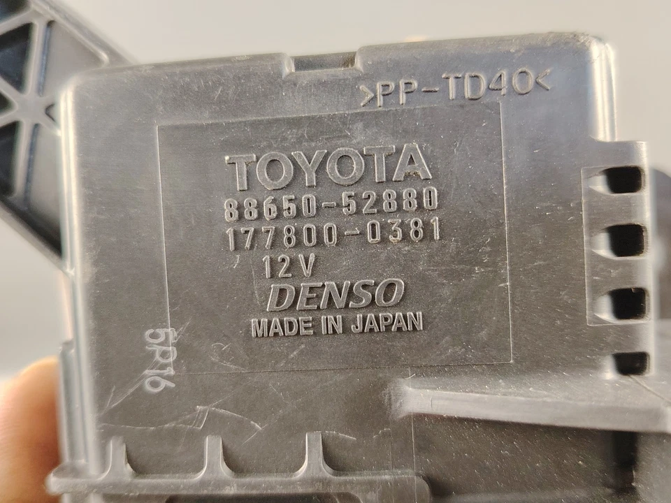 TOYOTA YARIS 1.5 12-14 AC TEMPRATURE HEATER CONTROL MODULE AMPLIFIER 88650 52880 - Image 3 of 4