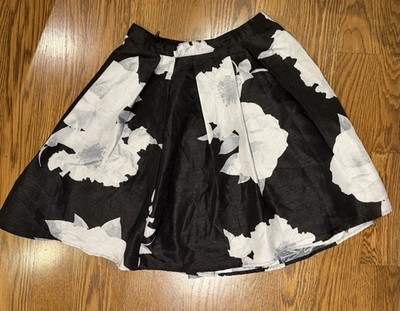 Sequin Hearts Jr size 1 black and white floral print box-pleated skirt, side zip