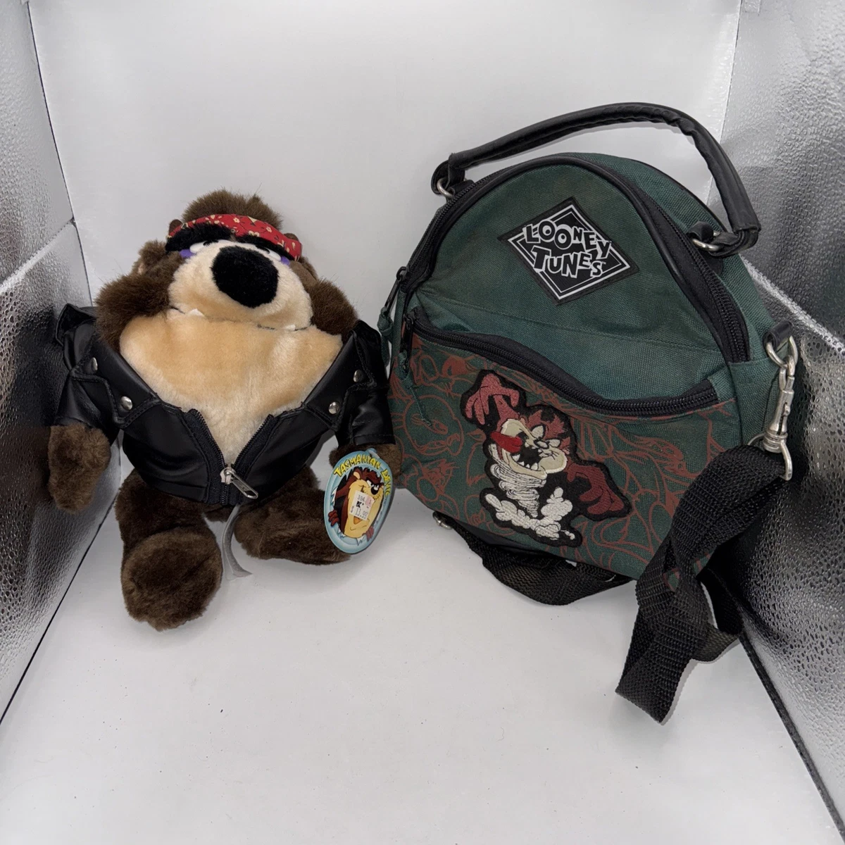 Looney Tunes Backpack In Collectible Looney Tunes Items for  display picture 2