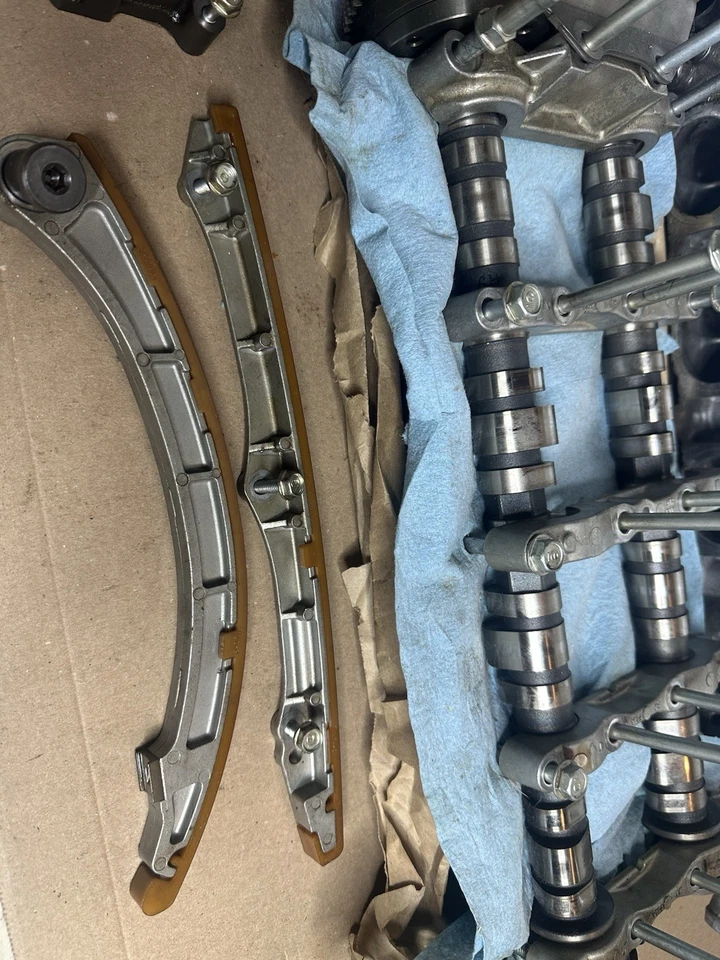 2006-11 Honda Civic Si K20Z3 cylinder head complete.dc5,dc2,eg6,ek9,si,sir,K20 - Image 3 of 4