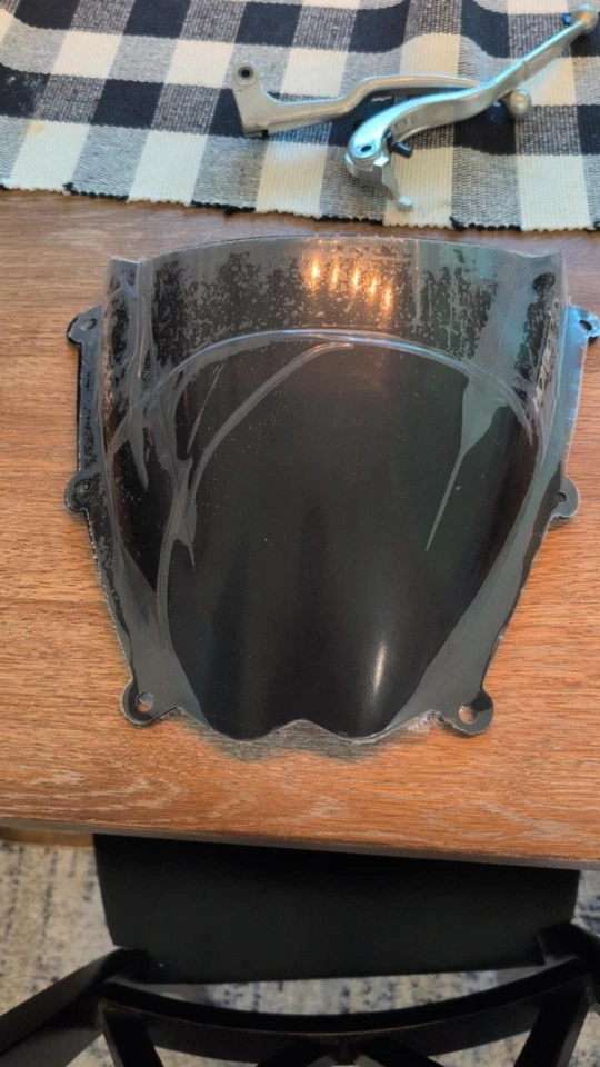 07-08 GSXR 1000 Dark Smoke Hotbodies GP Bubble pára-brisa - Imagem 3 de 3