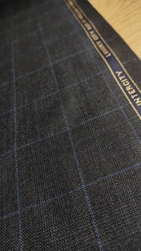 Holland & Sherry Intercity Charcoal Glen Check Wool Super 3.3 Mtrs - Picture 6 of 8