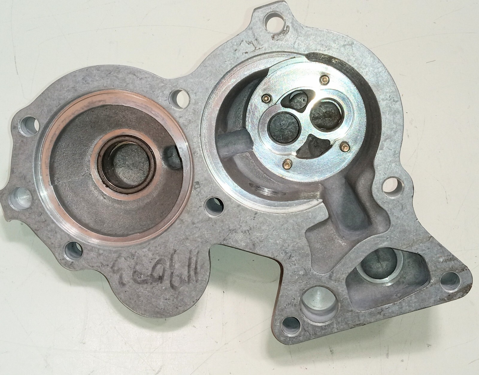 Ferrari 308 Transmission Oil Pump Gearbox Housing Cover 113073_328_208_Mondial