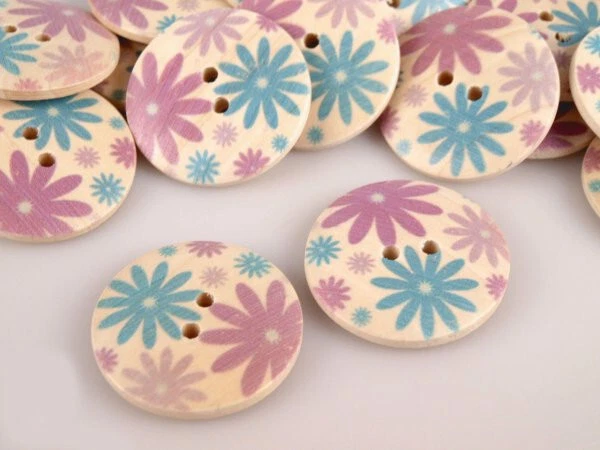 0,2 €/Stk     440 Knöpfe aus Holz  und PVC Konvolut - Bild 2 von 4