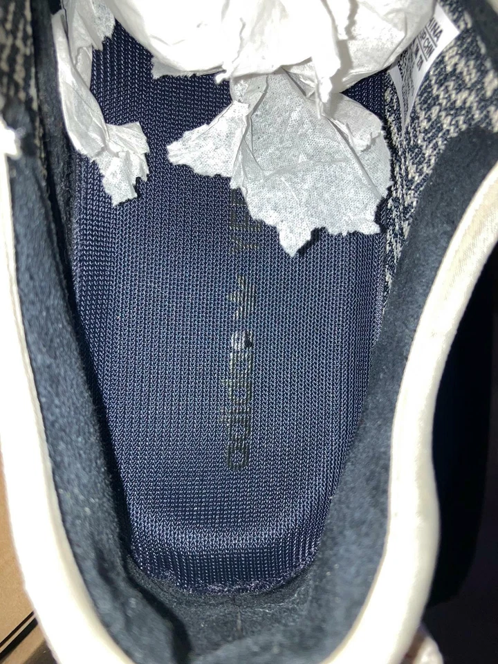EU Größe 44 - adidas Yeezy Boost 350 V1 Turtle Dove 2015, Foto 2 von 5