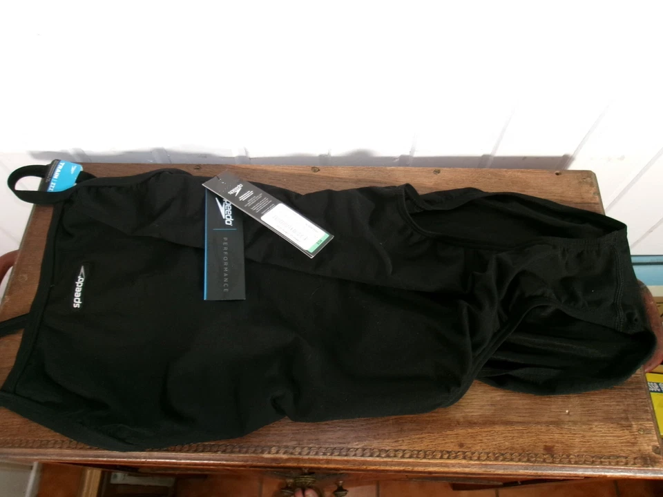 Maillot de bain 1 pièce SPEEDO bleu nuit T 40 neuf étiquette