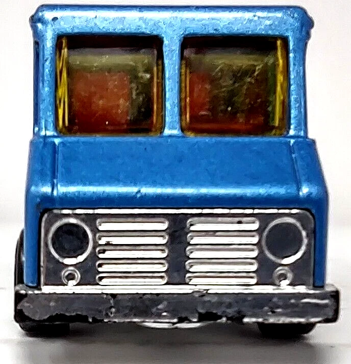 SpongeBob SquarePants Hot Wheels 1976 Order Up Van Mattel 2012 - Image 3 of 4