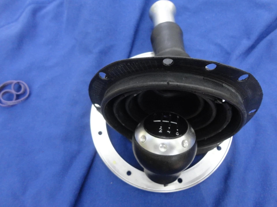 AUDI TT 200-2006 Audi TT Quattro MK1 6 Speed Shift Shifter Boot Knob Bezel USED - Image 3 of 3