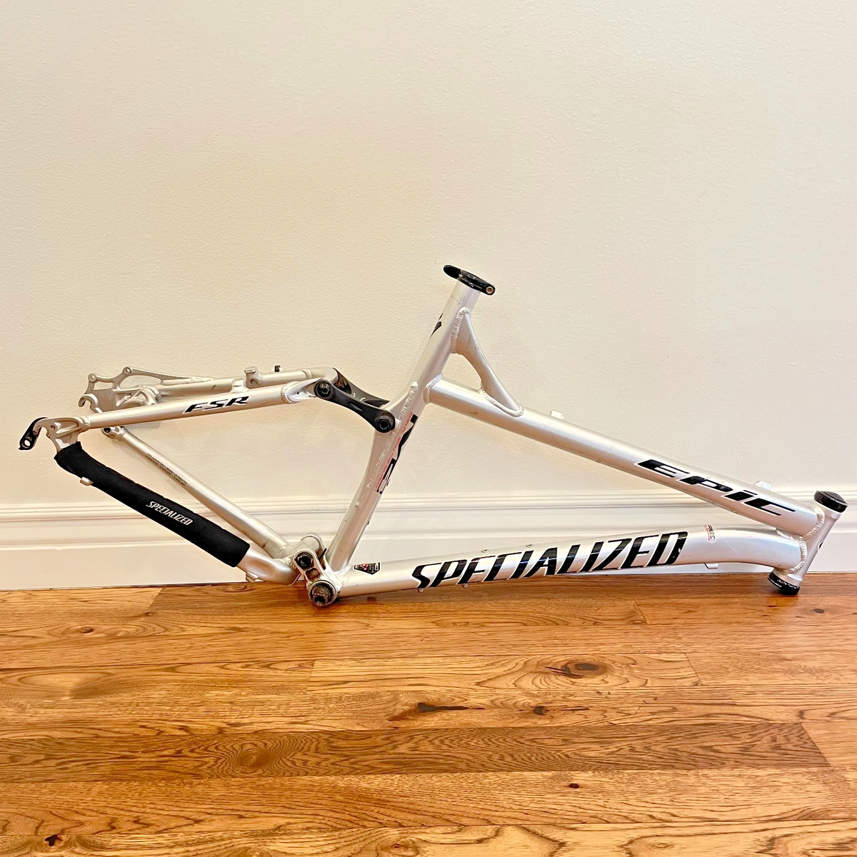Specialized Epic Full Suspension Disc Silver Bike Frame 26
