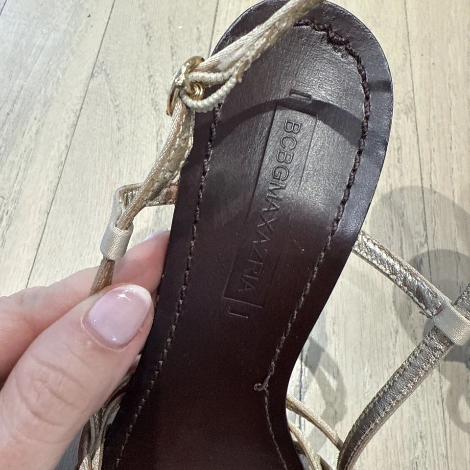 Sandalia BCBG Maxazria Tirantes - Beige Excelente Estado Talla 6 (36) Foto 3 de 4