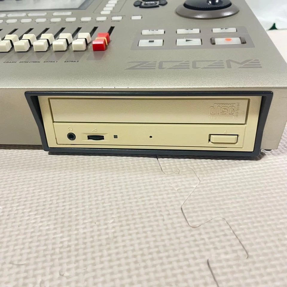 Zoom MRS-1608 16-Track Digital Recording Studio w/ Power supply - Image 4 of 4