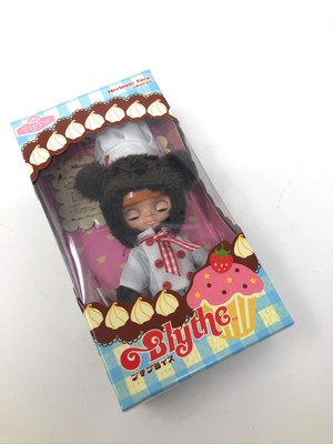 Petite Blythe Doll Meringue Coco with Sleep Eyes 2006 from US Collection