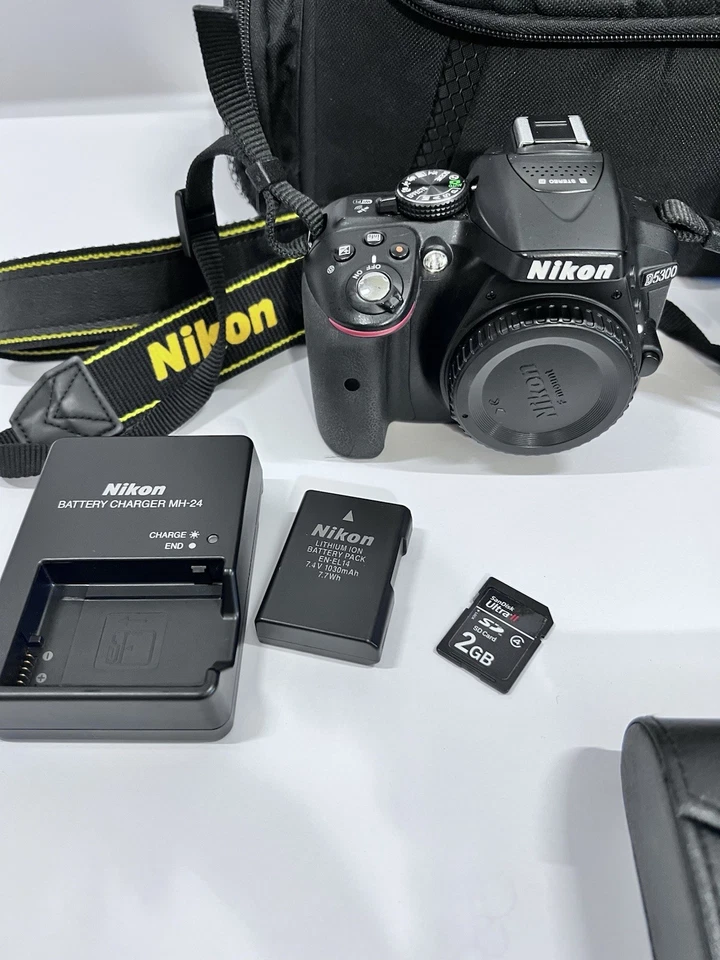 Nikon D5300 DSLR Camera W/ (AF-S DX 18-55mm f/3.5-5.6GII & AF 70-300 F:4-5.6G - Image 2 of 4