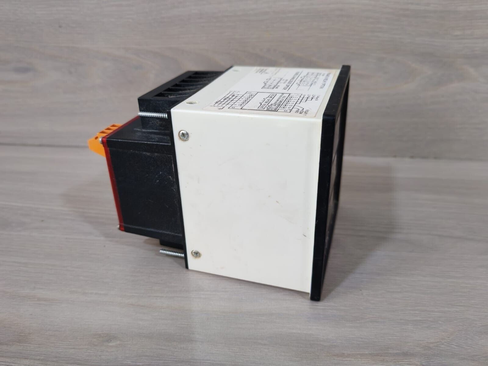 Crompton INTEGRA 1530 Crompton Integra 1530 RS485 Relay 4
