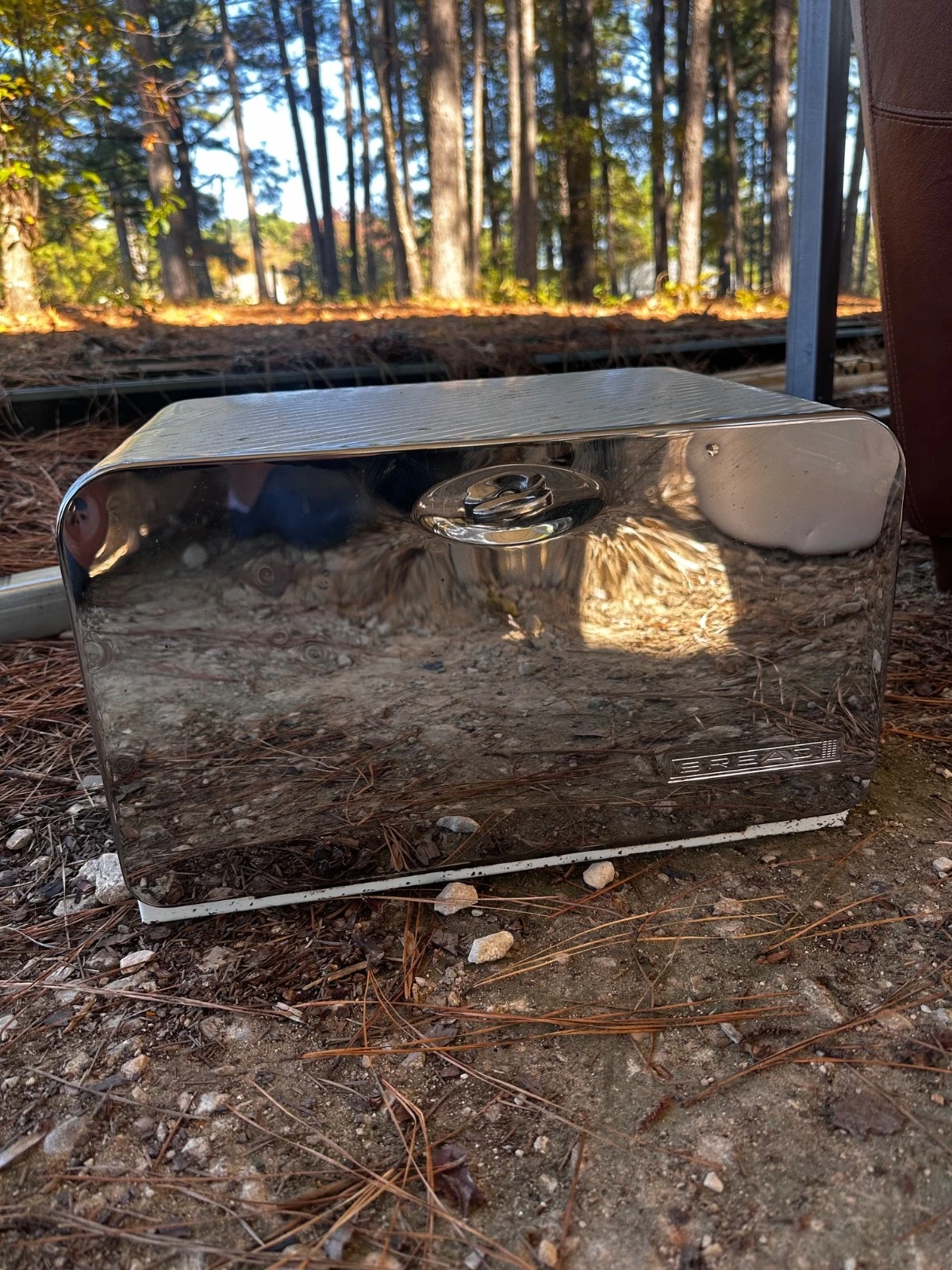 vintage Lincoln Beautyware chrome bread box, a mid-century modern kitchen storag
Opens in a new wind