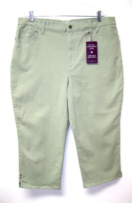 Gloria Vanderbilt Amanda All Around Slimming Denim Capris Women's size 18