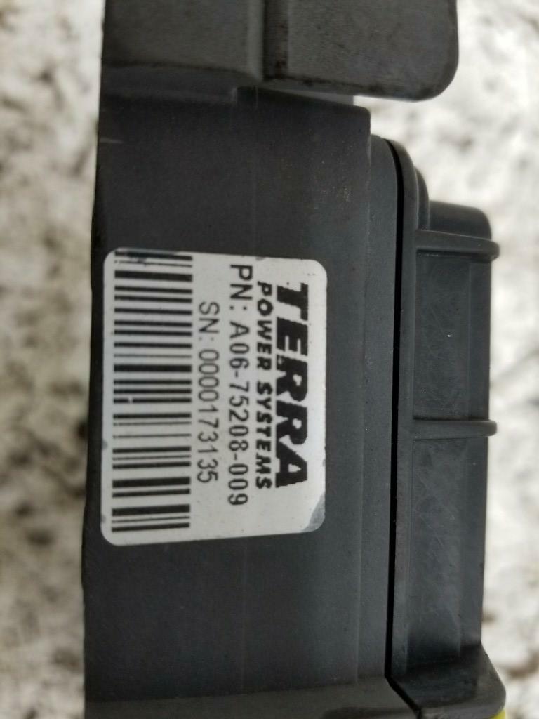 FREIGHTLINER Auxillary Power Distribution Fuse Box A06-75208
