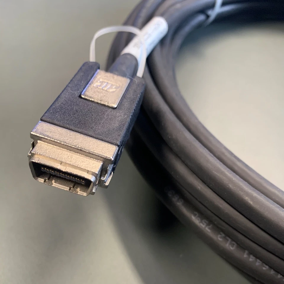 Meritec Infiniband Kabel 10m (34ft) SFF-8470 CX4 SAS 10GBs