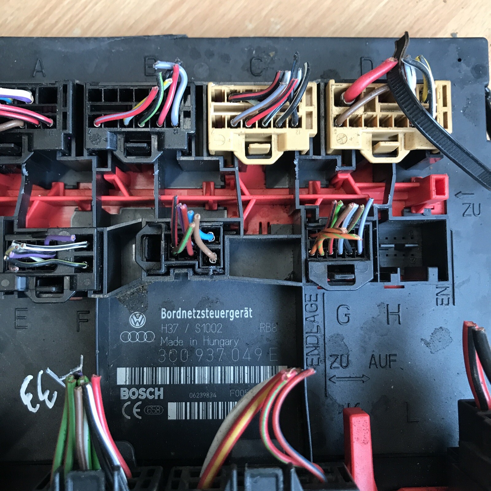 SKODA OCTAVIA Mk2 (1z) 2006 Diesel Fuse Module 300937049E Val23293 