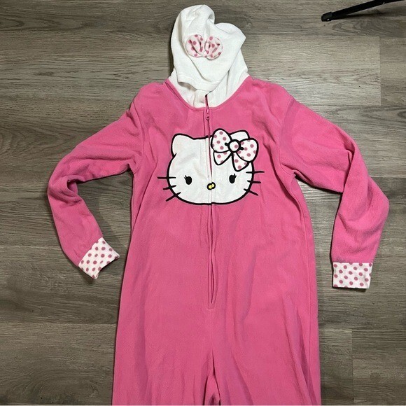 Hello Kitty Womens One Piece Fleece Open Foot Zip Closure Pajamas Size Small eBay