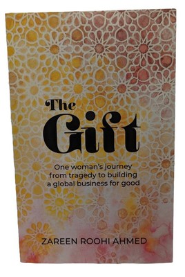 The Gift One Frauenreise von der Tragödie zum Aufbau eines globalen Taschenbuchs neu