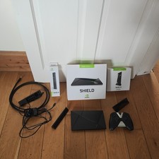 NVIDIA SHIELD TV 2015 BUNDLE P2571 - LATEST REMOTE, 1 CONTROLLER. AND STAND.