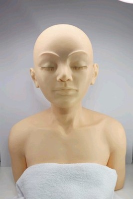 Pivot Point Mannequin Head Torso Female Bald Cosmetology Eyelashes Realistic