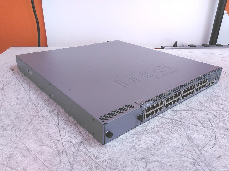 Alarm LED Juniper Networks EX4550-32T 32-Port Network Switch AS-IS - Image 4 of 4