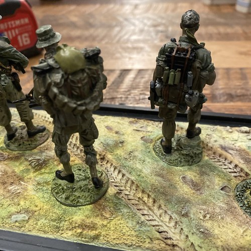 FRANKLIN MINT RON SPICER ZINN SOLDATEN VON VIETNAM JUNGLE SQUAD & VITRINE - Bild 8 von 15
