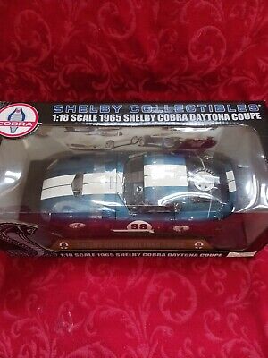 1/18 シェルビー SHELBY COBRA DAYTONA COUPE 61kq8K1-0GL._UF350,350_QL80_.jpg
