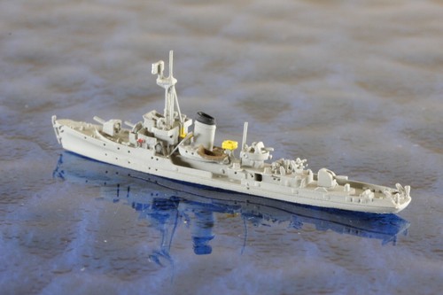 Typ 43 mit gelben Rettungsbooten Hersteller Neptun 1080 ,1:1250 Schiffsmodell - Bild 2 von 3