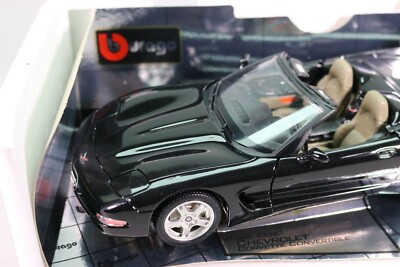 Chevrolet Corvette Cabriolet 1998 - 1/18 Burago - Miniature De Collection Verte - État Neuf