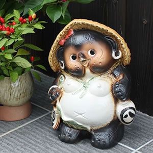 Shigaraki Ware Tanuki Statue Size 10 (Twisted, Female)